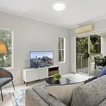 Central Cosy 2-Bed With Pool And Near Qut & Cbd