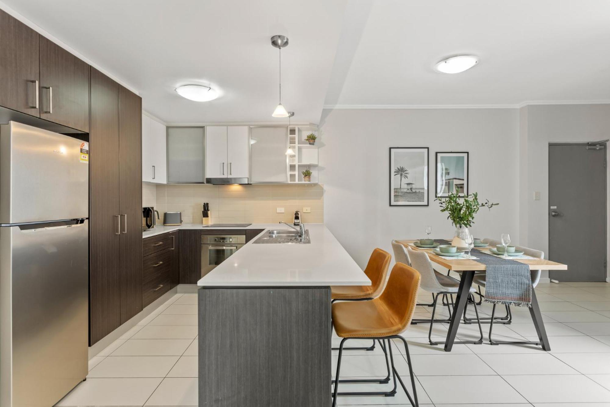 Cosy 2-bed With Pool And Near Qut & Cbd *